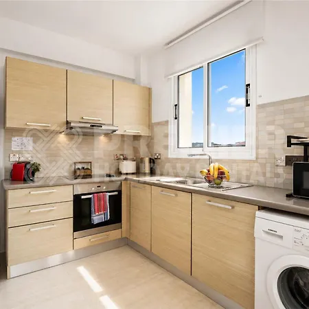 2Br Apartment With Pool - El Breeze By Premier Paralímni