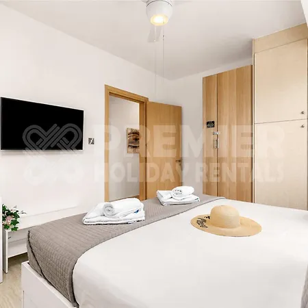 2Br Apartment With Pool - El Breeze By Premier Apartman Paralímni